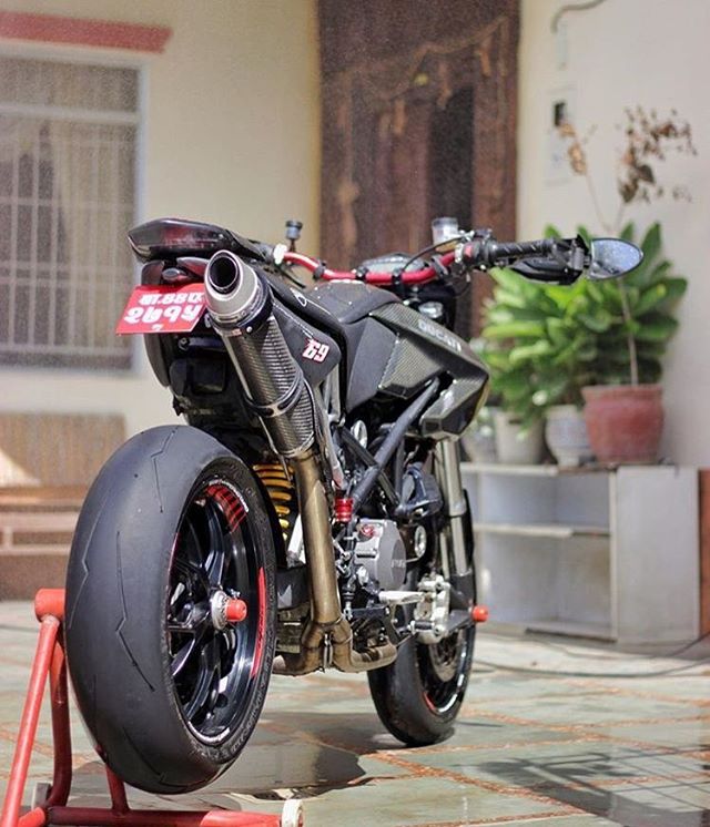 mikesnicebikes's tweet photo. Sweet Bike!
#Motorcycle #motorbike #bike #amazingbikes https://t.co/5emKKQjqrU
