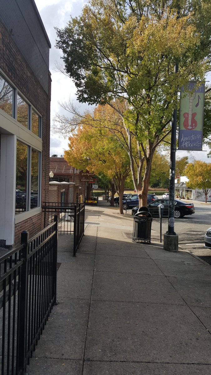 BrandeeBickle's tweet image. Beautiful fall day in @VisitAthensGA running errands &amp;amp; appts, &amp;amp; a fun surprise bumping into Rep @ReginaQuick on our way to @Clocked_Diner !