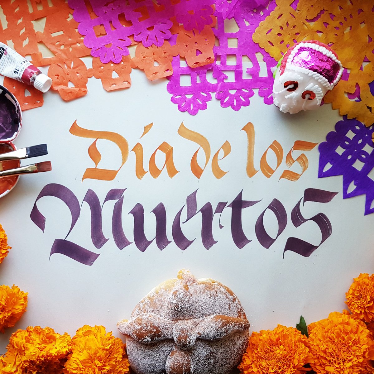 Día de recordar y honrar a tus muertos. #diadelosmuertos #calligraphy #flatbrush