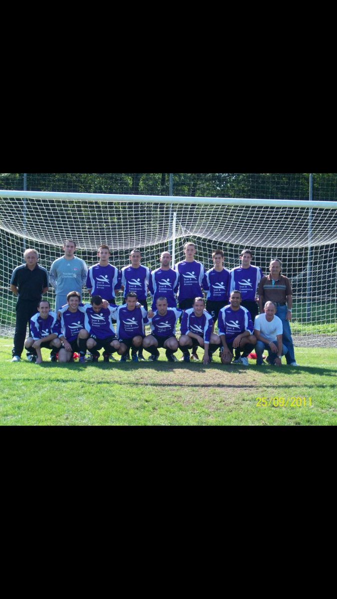 Valnourry's tweet photo. #photoretro @FcImmaculee saison 2011-2012 😂 #tetesdepuceau https://t.co/wolQU9dMHZ