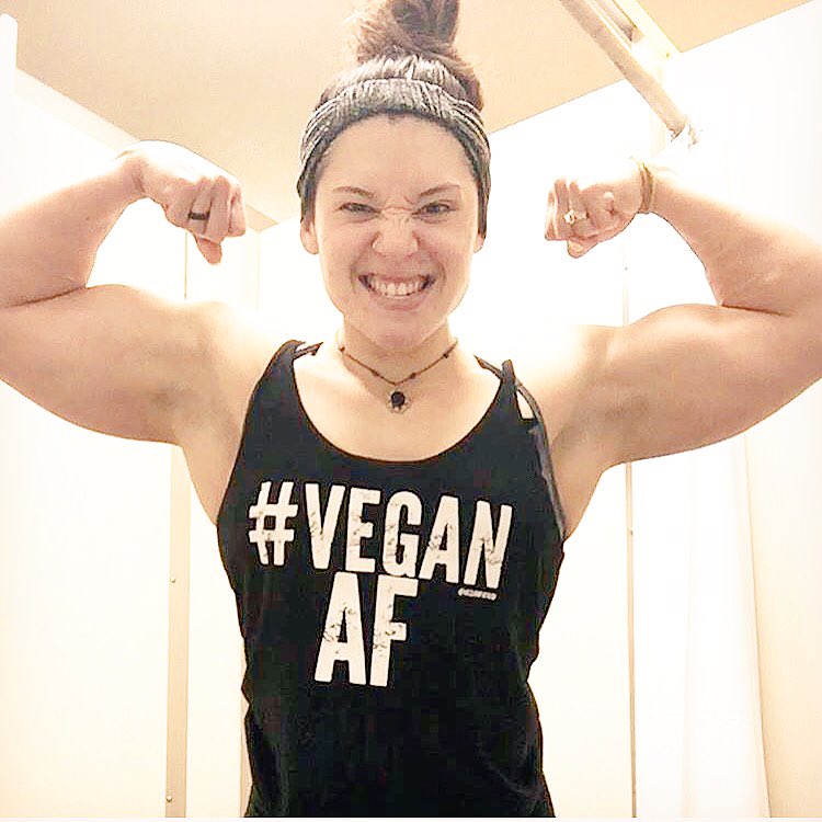 VeganFatKid's tweet photo. When your #wcw is #VeganAF AND could literally crush you!💪🏻 #RecoveryWarrior #ShareYourStory #DestroyStereotypes 👊🏻 #Vegan https://t.co/tD1F2Jb7lU