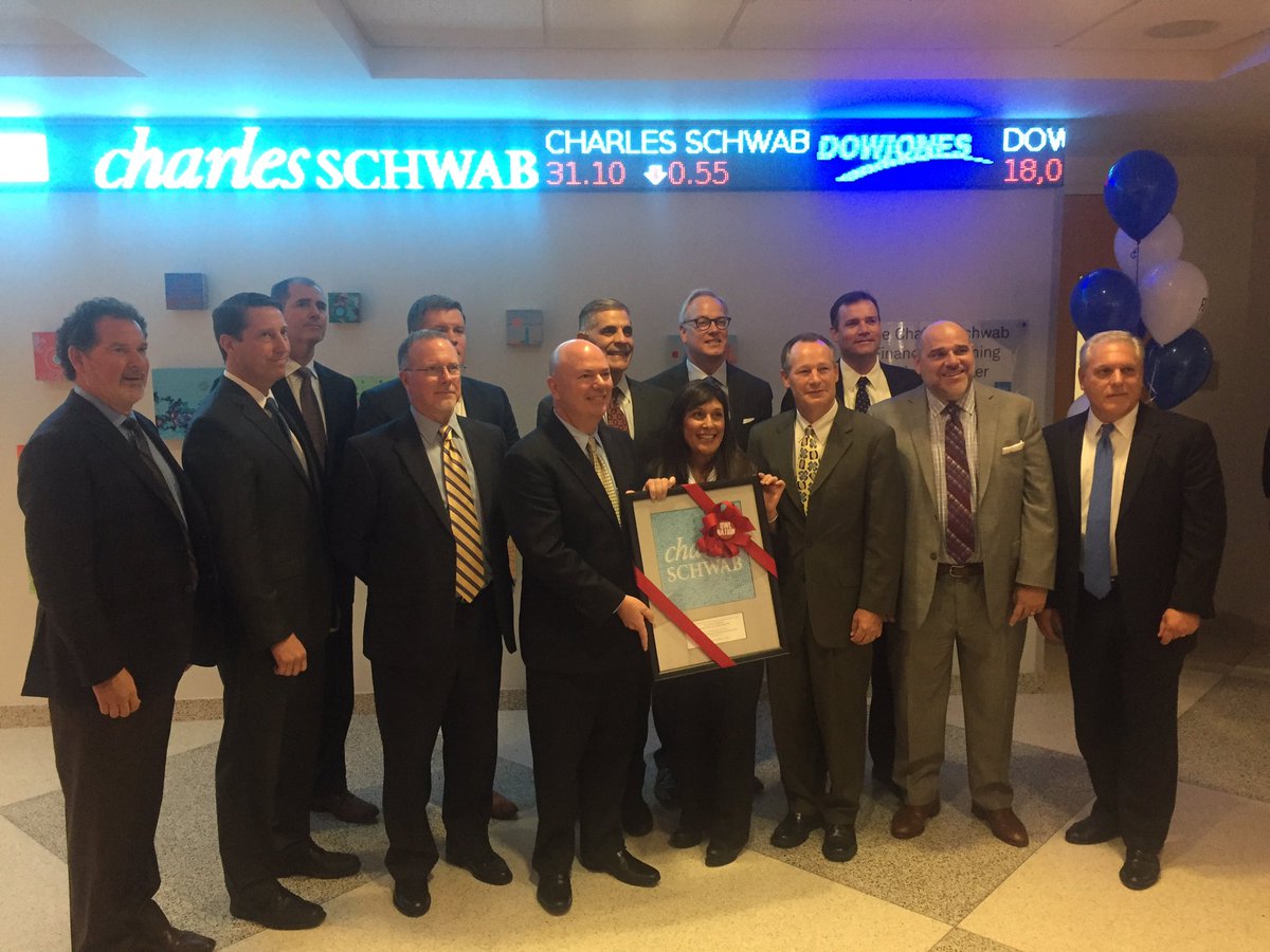 Bora_Ozkan's tweet photo. Thank you @CharlesSchwab for helping us create financial planning training center #financeweek @fox_finance @foxschool @foxcspd @TempleFPA https://t.co/9nBr37OYVw