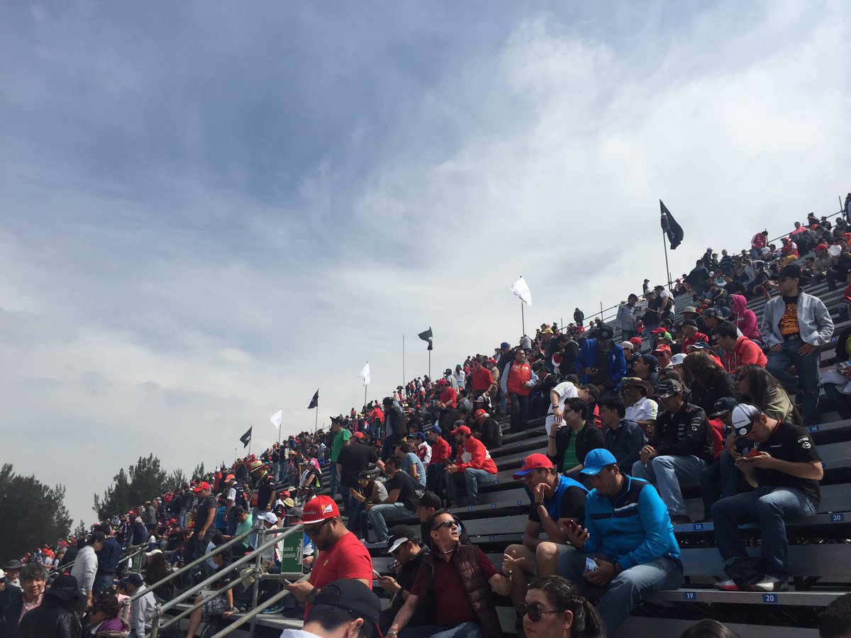 Mayren_L's tweet photo. #MexicoGP2016 #F1 https://t.co/mAiBLFkoWs