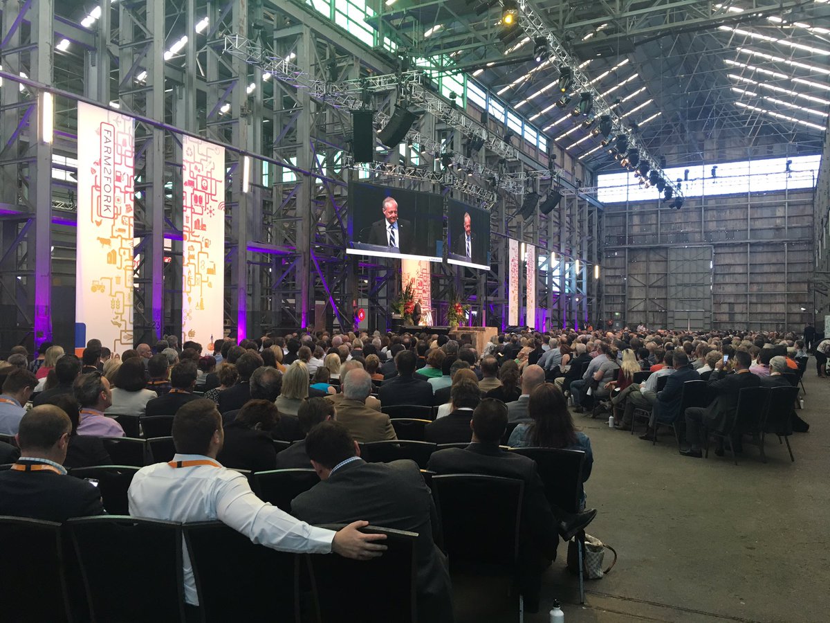 GeorgeFarmerAU's tweet image. Every 20 years the number of people depending on 1 farmer doubles #RaboF2F #FoodbytesAU