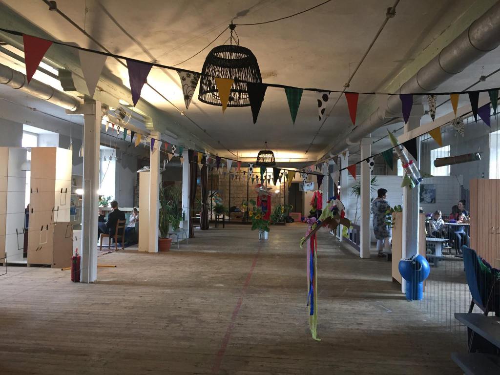 .<a href="/dana_narvaisa/">Dana</a> "On Making the School Community a “Second Home.” bit.ly/2eXoBTa <a href="/pathstomath/">Paths to Math</a> @steineredtech <a href="/ElisaGuerraCruz/">Elisa Guerra</a>