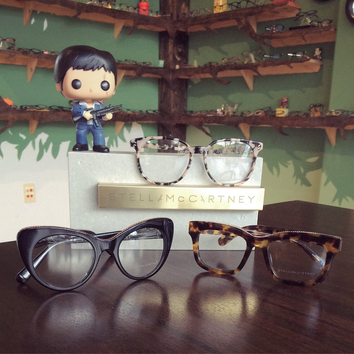 Say hello to my little friends 🔫🤓❄️#stellamccartney #getyoureyeschecked #visualeyespdx #tonymontana