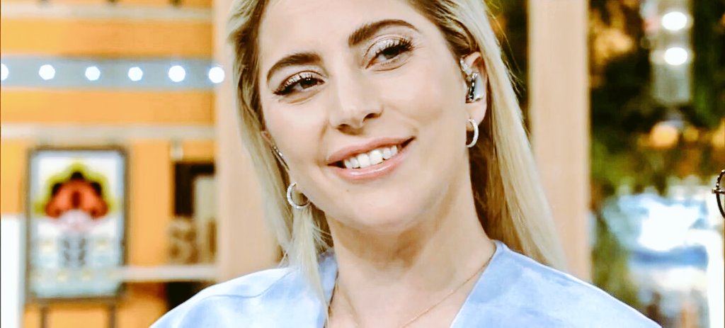 hauslavender's tweet photo. #EMABiggestFansLadyGaga our little sunshine 🌞💕 https://t.co/urdh5RjJjR