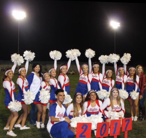 FhsEagleCheer's tweet image. Reflecting upon senior night❣️ We love our seniors🎉