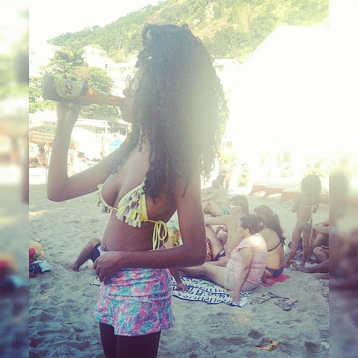 DriellyMyler's tweet photo. 😍🍻👙🌊🌞 https://t.co/o5CAPGAbby