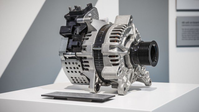 745Automotive's tweet photo. New Mercedes engines get more complicated to meet emission rules - Talk About Cars https://t.co/RoGsc5gw3G https://t.co/yWn7YtNarT