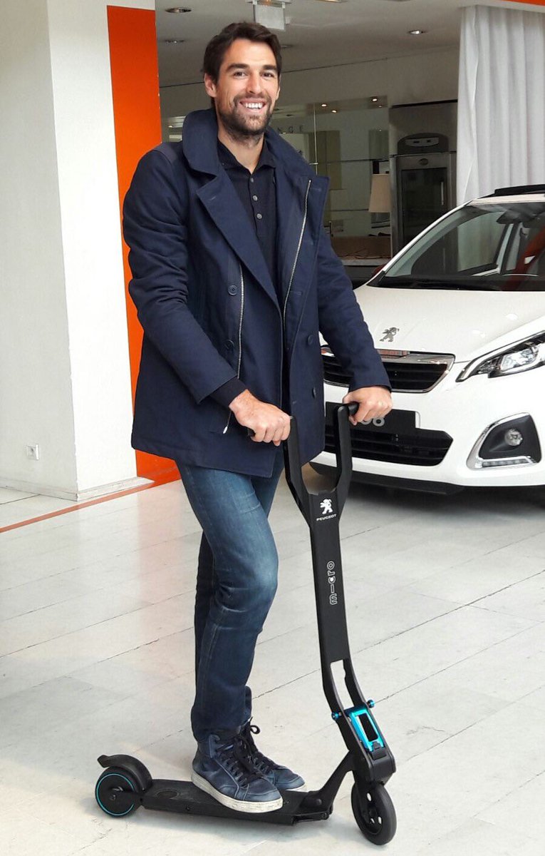 jimchardy's tweet image. Great time with @DriveToTennis today at the #Peugeot headquarters! #DriveToTennis #eKick