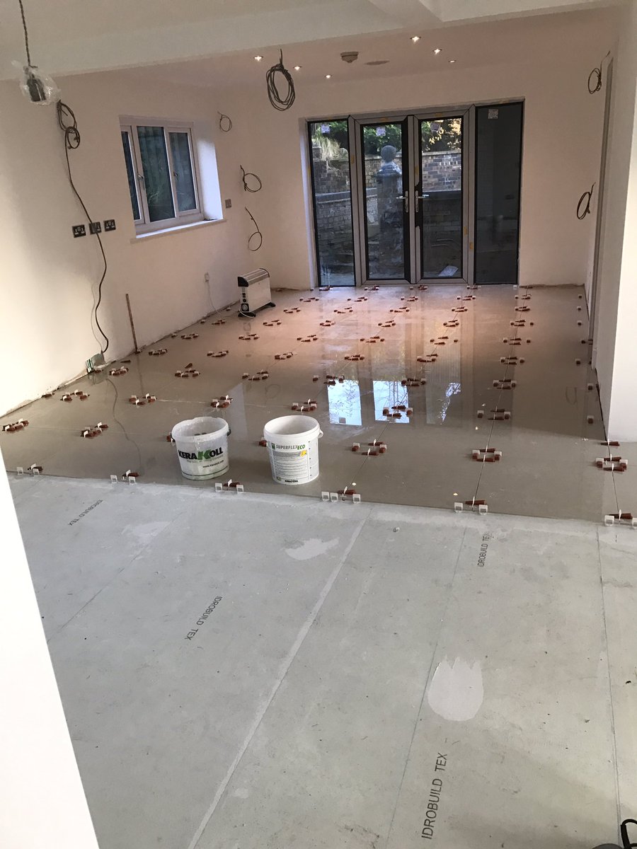 UrbaneTiling's tweet image. @tilers_tools @Tom_Kerakoll @KerakollUK @mr_plumb1 Another day at the office