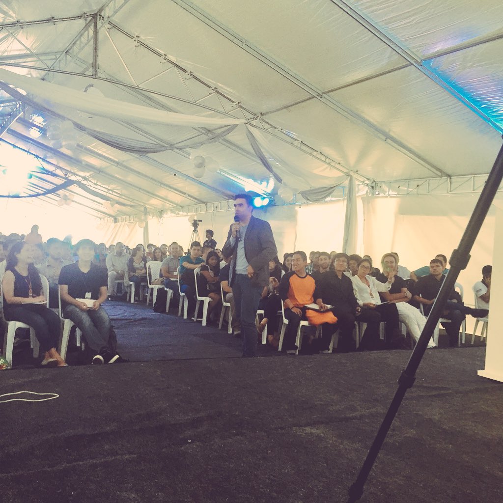 UrbanoMed's tweet photo. @SergioRoldanG: "el mundo necesita que los ingenieros transformen identificando lo principal por encima de lo accesorio" #CLEIN2016 https://t.co/kYAaWLuQoQ