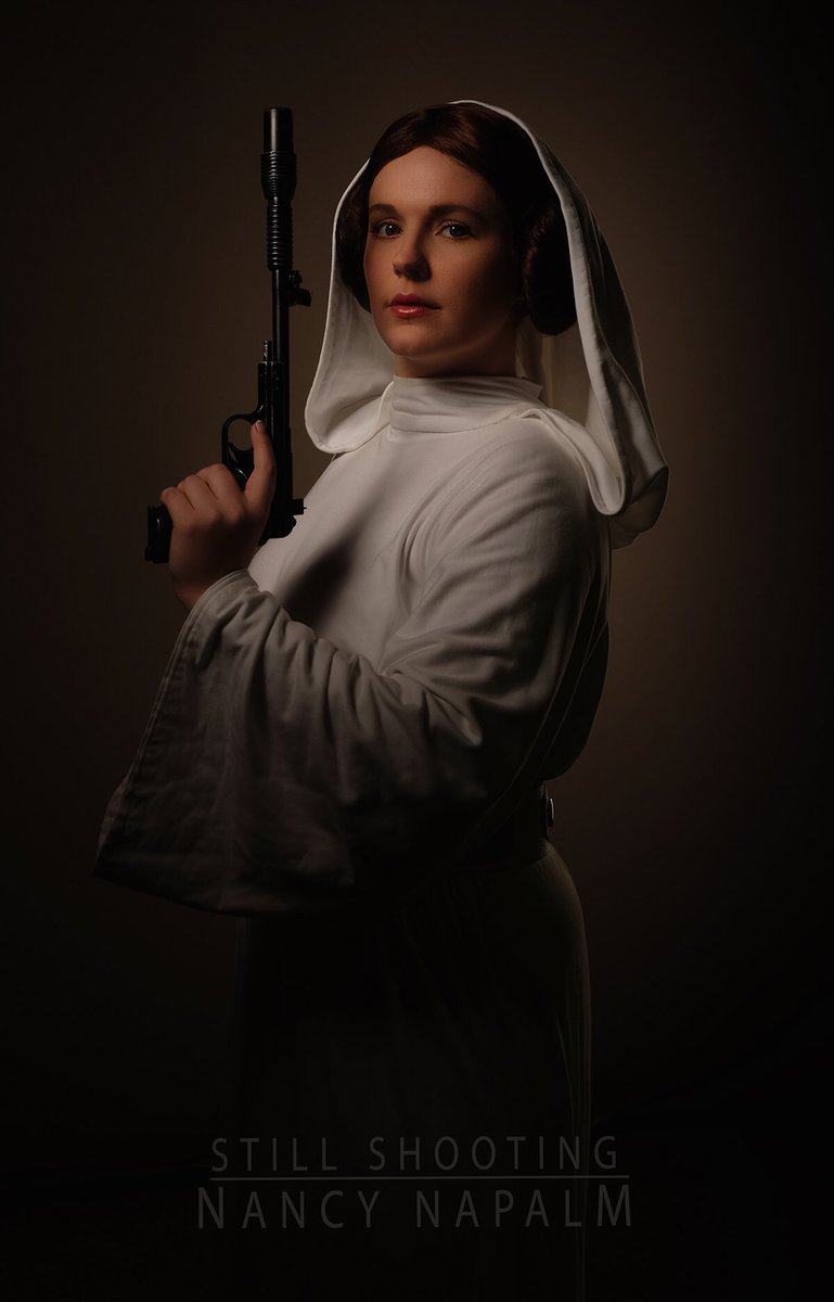 BJey04's tweet photo. Yeeeah well .. I got new Leia Pictures and fucking need to share them. So beautiful! Picsby: https://t.co/AtxW3ogzyx #starwars #leia #loveit https://t.co/BikyMZczwn