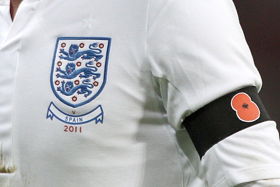 TheSun's tweet photo. More than 200,000 have signed The Sun’s petition to let England and Scotland players wear poppies https://t.co/LBU4qr90G8 https://t.co/d9gpW6c4Cy