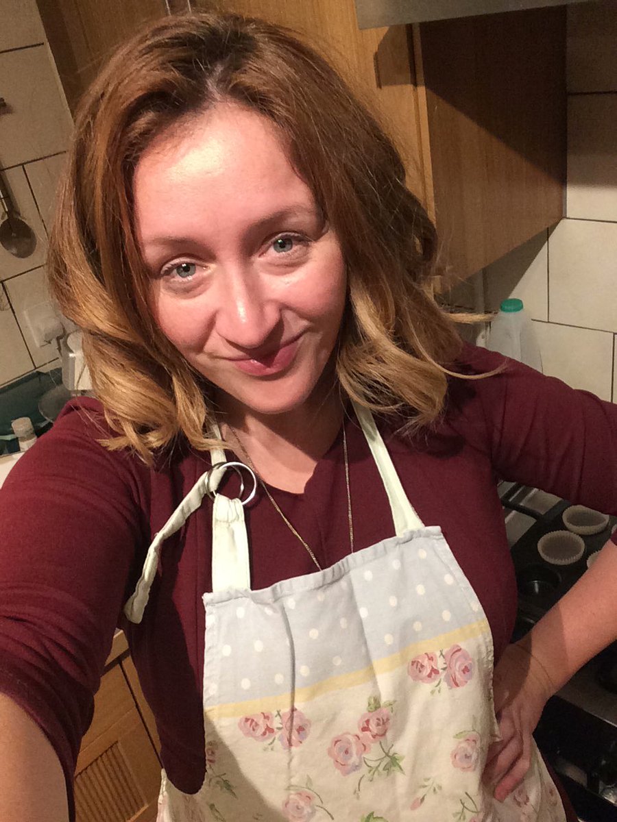 tubbytitwitch's tweet photo. 50 cupcakes you say? No problem. #NiceApron https://t.co/cZnKMdvp3E