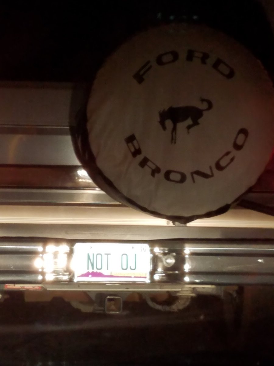 Dadzee_Barrter's tweet photo. Check out the vehicle in front of me last night ⛟ https://t.co/BKFxMspNOE