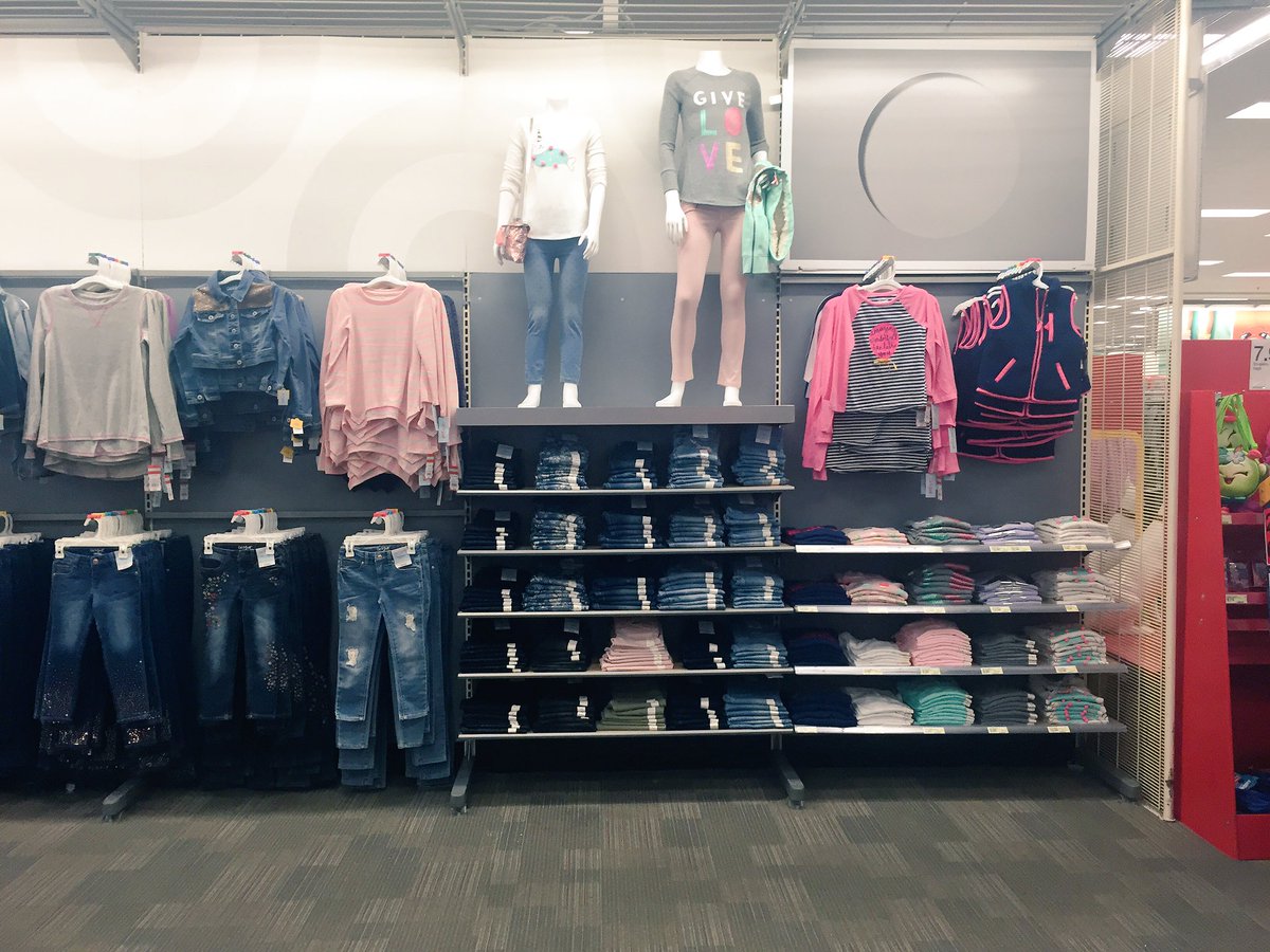 Jillianjoaquin's tweet photo. Making an IMPACT for our guests with @Gabe_Tgt #basics #T2096 #girlsremodel https://t.co/D3zCszQlGd