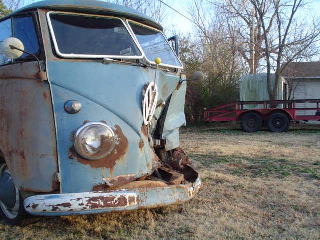 acvwpassion's tweet photo. What would you do with this #Bus project? #WreckedWednesday #ACVWPassion #Volkswagen #VW #AirColed https://t.co/xLAEpJF9Uq