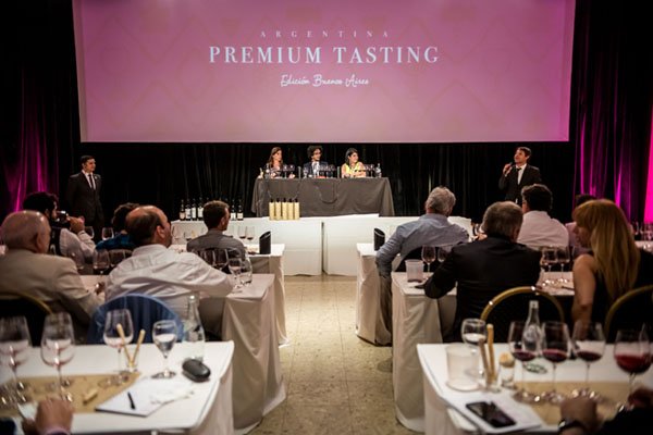 Premium Tasting tweet media