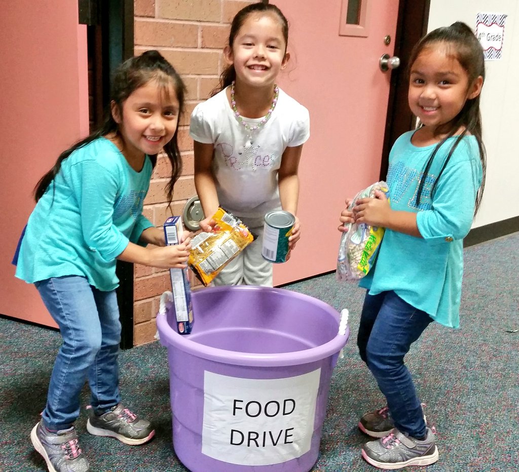 TereRuizz's tweet photo. Little Giant Giving Hands @SchultzKISD #prekschultz ♡♡♡ https://t.co/0m1ZYxA9yG