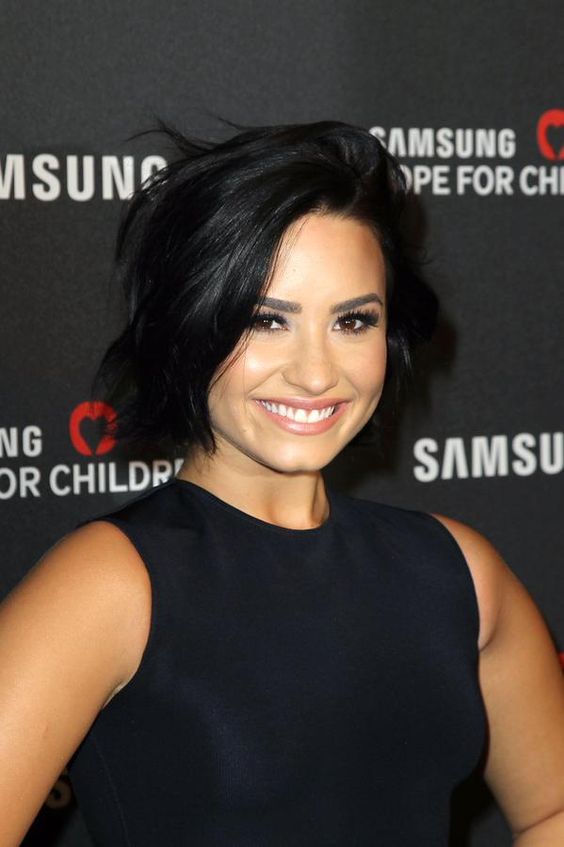 LeidyOlliver's tweet photo. #DemiBeingSnowWhite #DemiBeingSnowWhite #DemiBeingSnowWhite https://t.co/1QFARiNfh6
