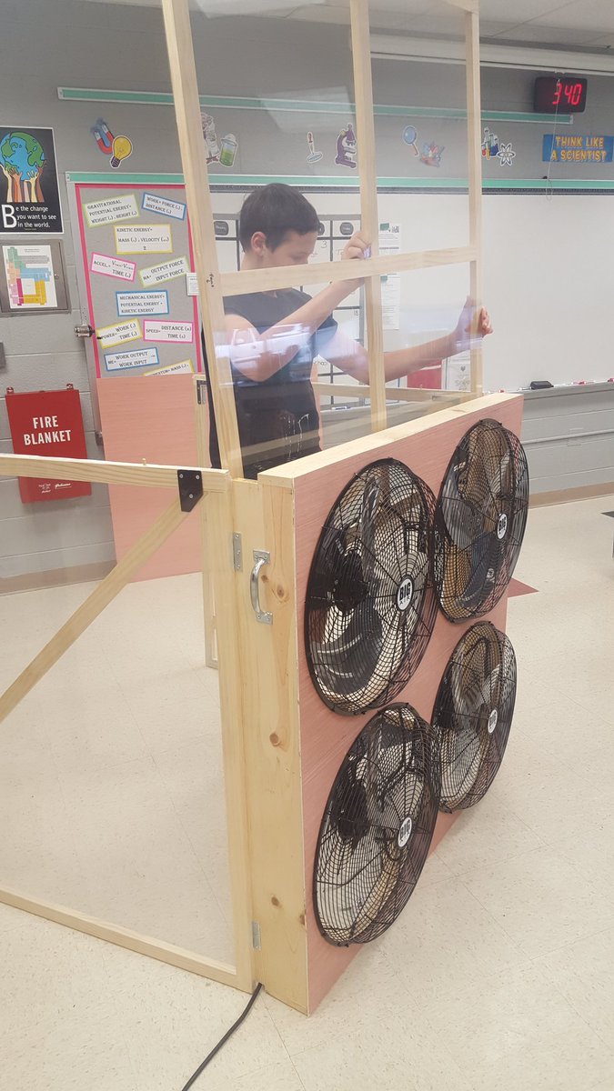 HeatherJYoung3's tweet photo. THS student mentors @TMSTigers1 #TMSwindteam Ss with @tabuckley13 &amp; made this collapsible wind tunnel!! https://t.co/YayF0uD0XR