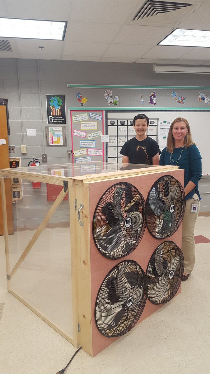 HeatherJYoung3's tweet photo. THS student mentors @TMSTigers1 #TMSwindteam Ss with @tabuckley13 &amp; made this collapsible wind tunnel!! https://t.co/YayF0uD0XR