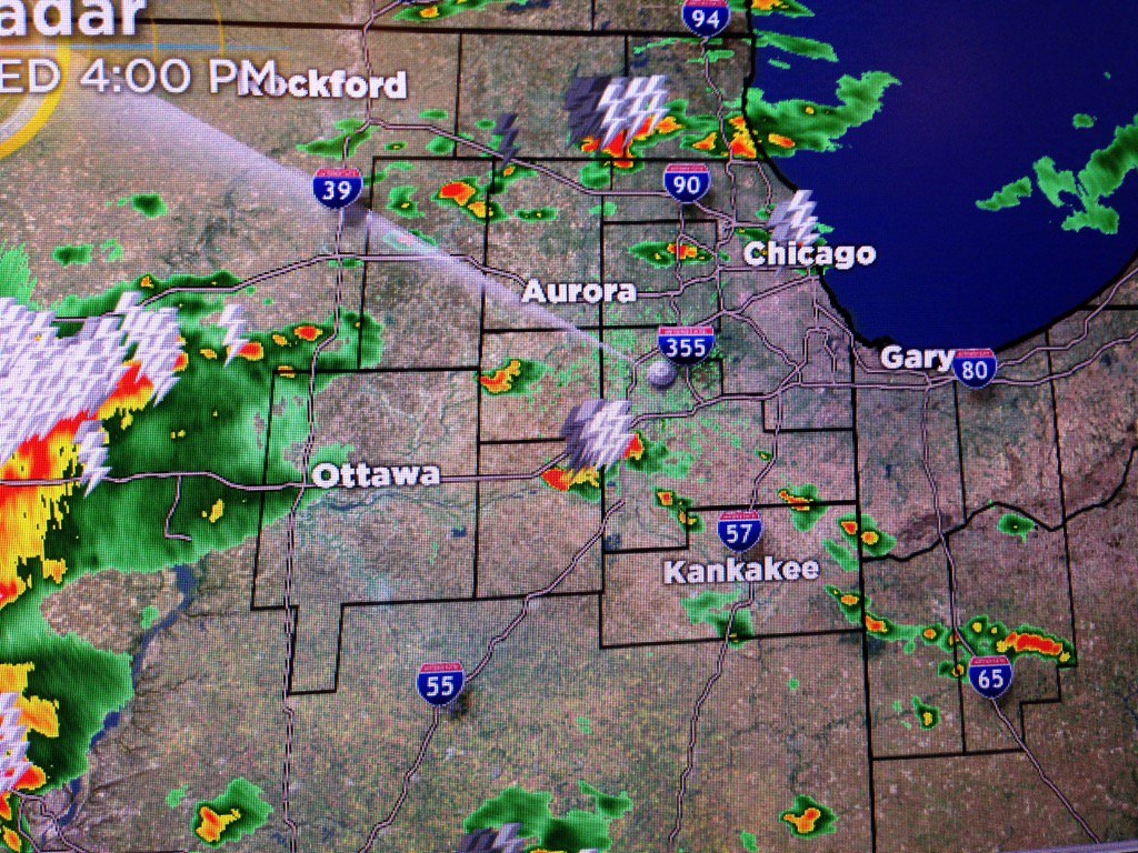 BaskervilleCBS2's tweet photo. Watch for scattered storms thru about 10pm https://t.co/nAYsrtpZSd