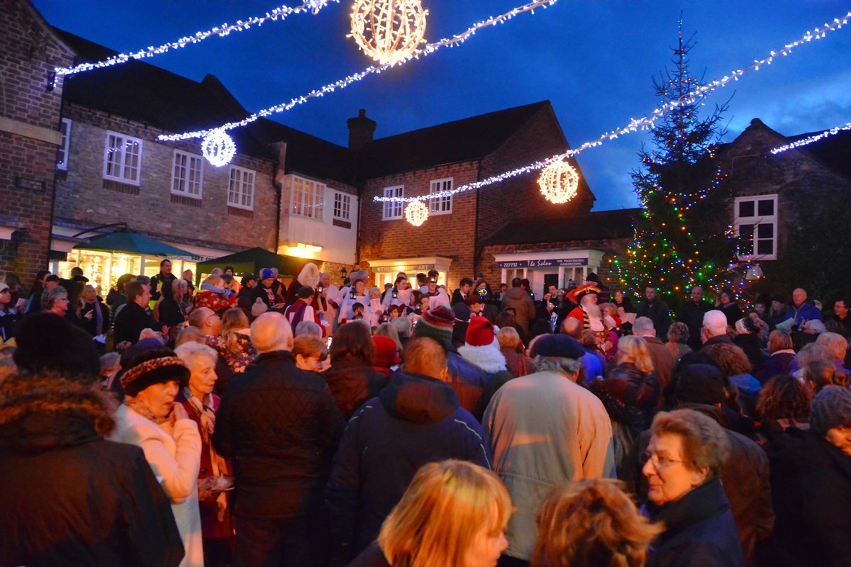 wenlockcouncil's tweet photo. Please RT! The Much Wenlock Christmas Fayre is in need of marshalls to help with visitor parking - full details: https://t.co/trc6fE1TX8 https://t.co/8lGZomFBBO