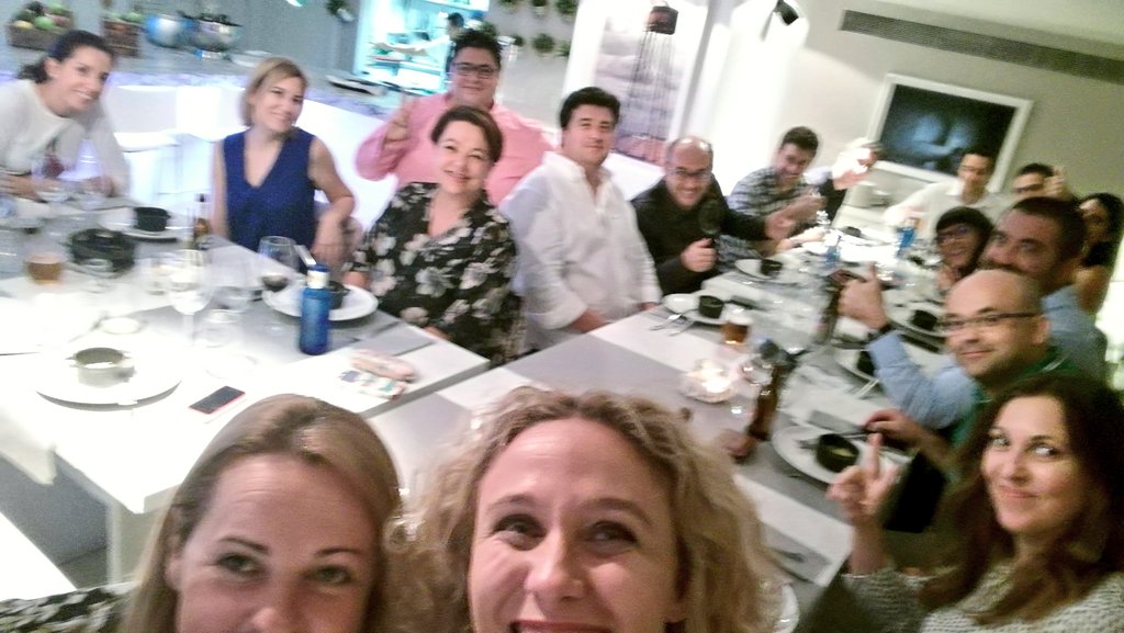 brotebrote's tweet photo. Después de EL CURSO en #RRSS_UMU habrá que cenar...No? Buen provecho https://t.co/L6ZMpYAjaF