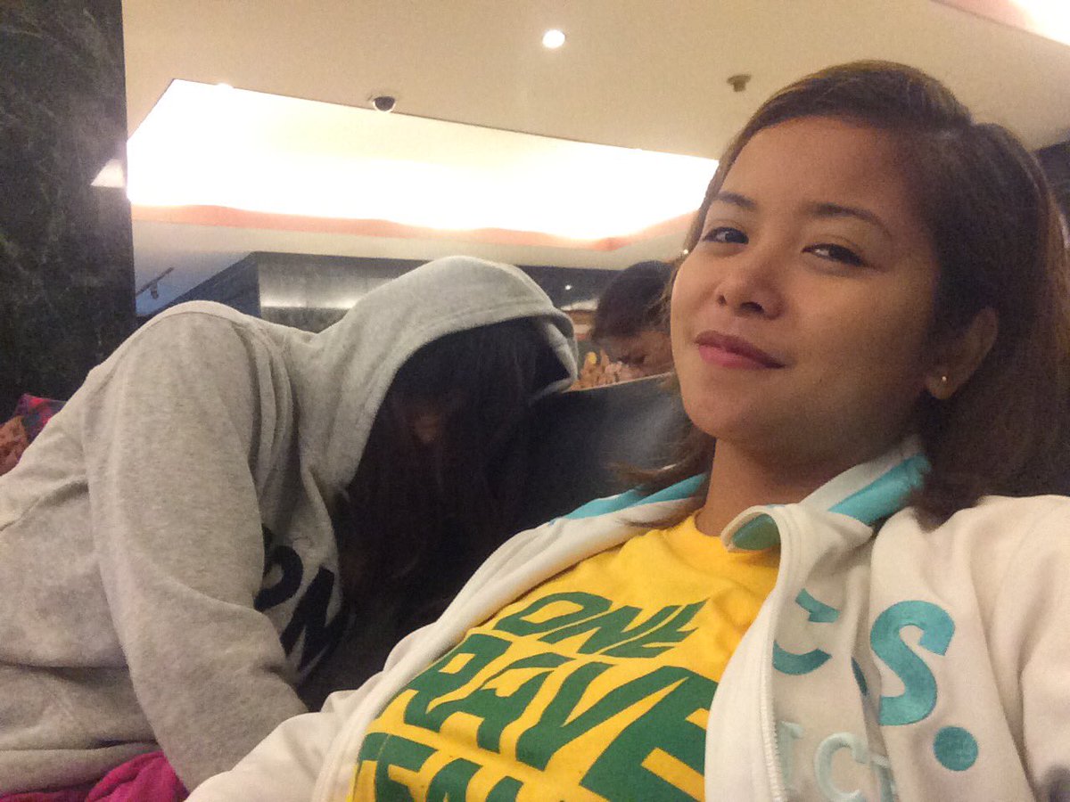 LOU_regidor's tweet photo. Atm early Waiting for @HeatherG1127 knee surgery #OneBraveTeam #SLMCQC https://t.co/VilIOAeyRW