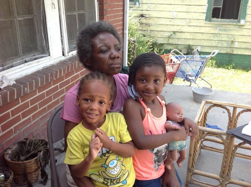 AMJReporter's tweet image. Woman dies four months after losing sons to gun violence. #gunviolence @ChrisThames29 @MetroCOLA @ColumbusGANews bit.ly/2fFtu6q