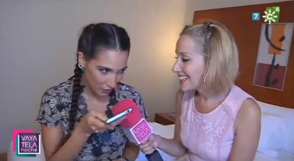 Indiitaa's tweet photo. @IndiaMartinez en @VayatelaCSTV con @DebiSerendipity en la #FiestaPijama!! #TeCuentoUnSecreto https://t.co/RxsTpvrNSC