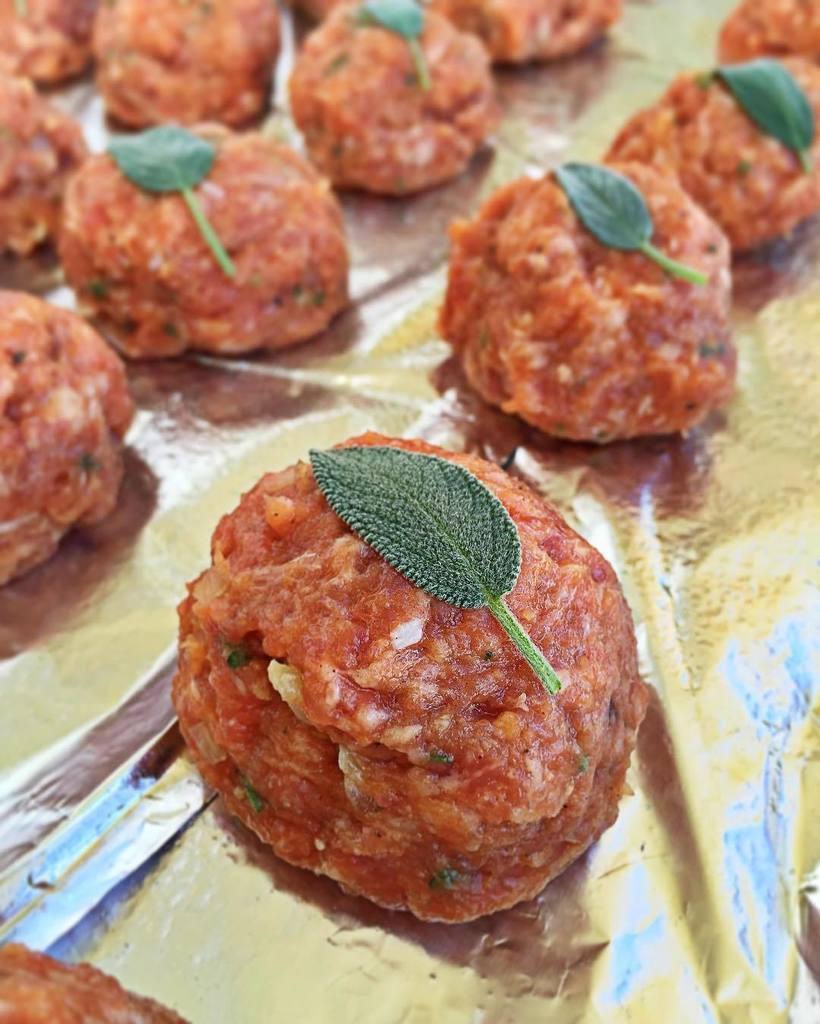 Pumpkin Spice &amp; Sage Meatballs in the works.....made with a mix of ground pork and turkey … ift.tt/2eVOULw