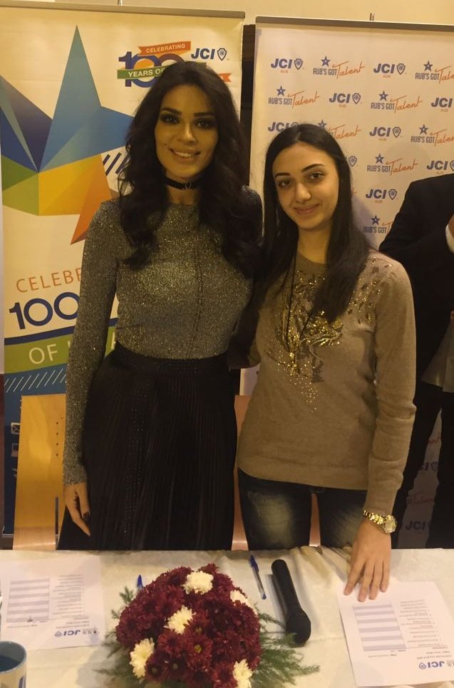 NourIssa7's tweet photo. My dream came true 😭😭😭😭 Finally I met Nadoun 😍😍😍😍 Love you so much 😘😘😘❤❤❤❤❤❤
@nadinenjeim https://t.co/ZEaS1Ui06g