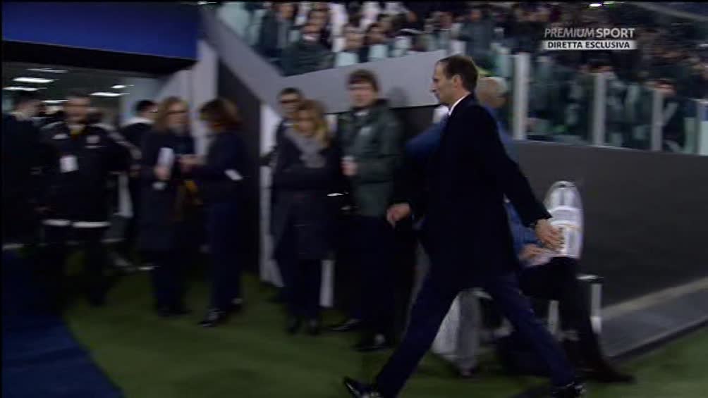 Juventus-Lione 1-1: Allegri lascia il campo arrabbiato dopo l'ultimo errore di Barzagli.