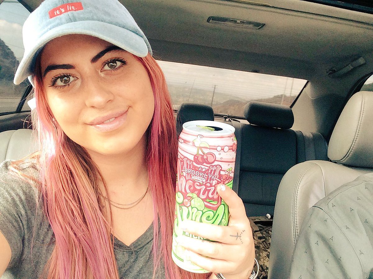 MrsBiancaJagger's tweet photo. Feelin like @youngbabycoco w/ my @DrinkAriZona ✨🍡💅🏽💦🍈🦄 #itsateaparty 🎀 https://t.co/zegLhW4eaF