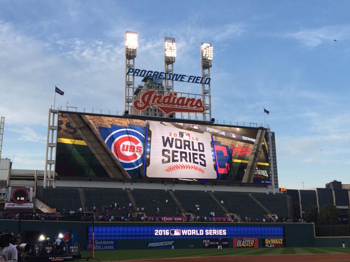 Cubs's tweet photo. Season finale. #FlyTheW https://t.co/QXDak74fT0