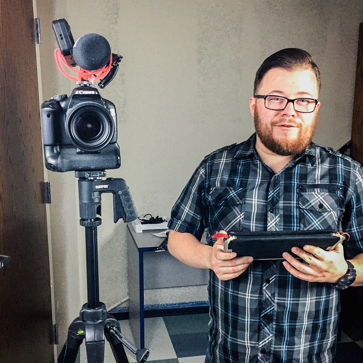 DFC_5606's tweet photo. special shoutout and thanks to chris miller! who makes our sunday morning announcements happen! #saythanks #dfcmedia #dfcphoto https://t.co/BD3yp6LakB