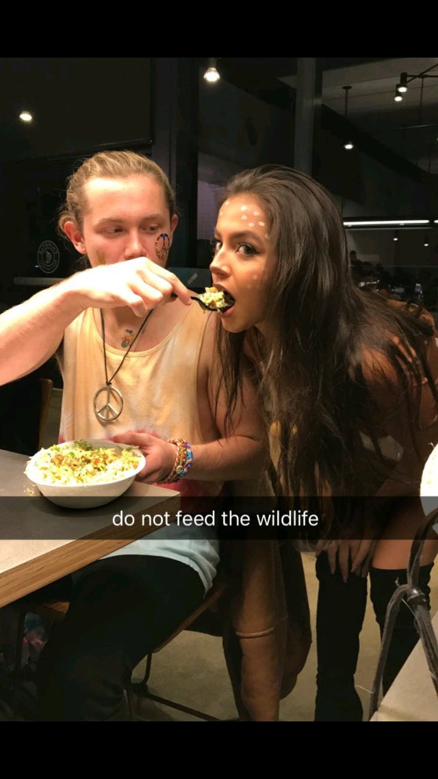 Theisabelamoner's tweet photo. Snapchat 👻 Halloween https://t.co/iDaMRCa32n