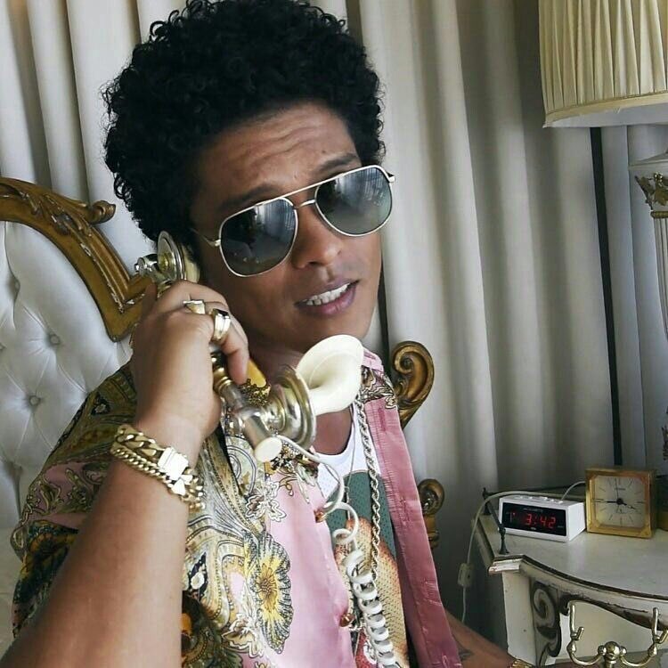 KimyLiv's tweet photo. "Obama?" https://t.co/Z4dXGTkZLg