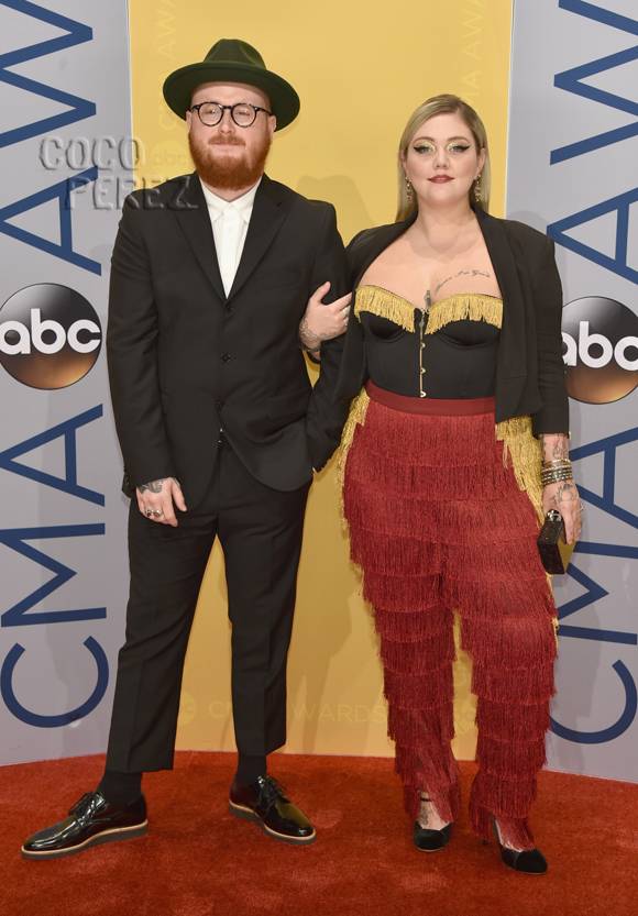 EmilyRobison's tweet photo. Congrats to the amazing Elle King for her CMA award for collaboration.  What a talent!!
 https://t.co/yyxQUzd25x