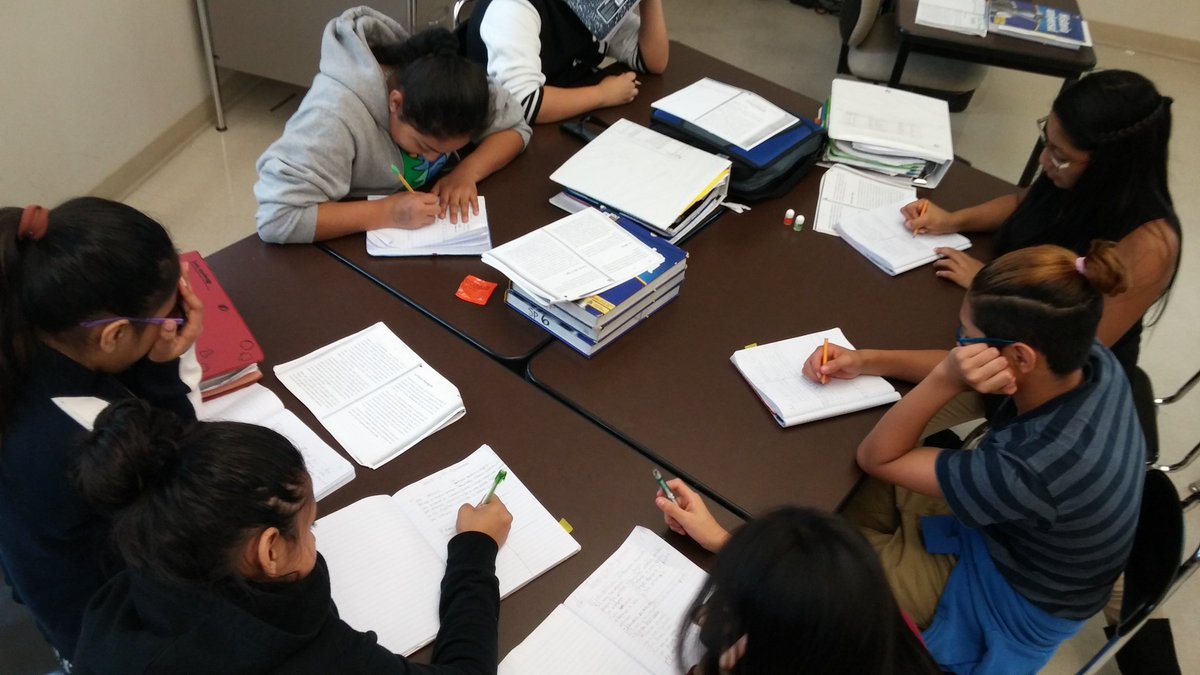 brauerre's tweet photo. Expert @SouthMeadowMS students jigsaw Greek myths en español, dual Lang and #AVID4college working together #hsd_AVID https://t.co/2lAgjgIyOn