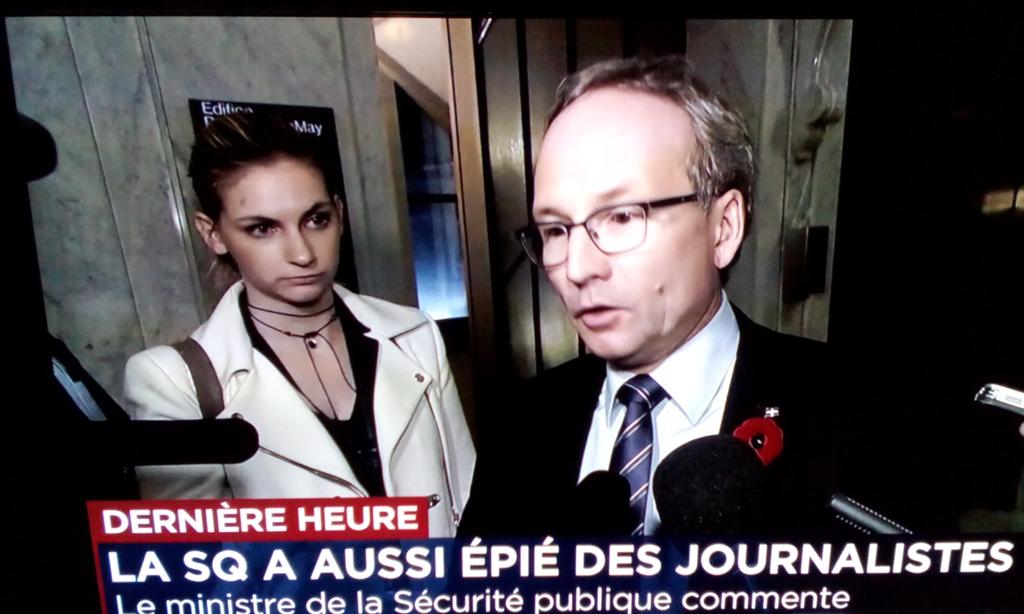 lady_luga's tweet photo. Check ici ! @doomdumas 
On dirait encore @LeaneLDor 📺
#sosie https://t.co/1tXq0cgGez