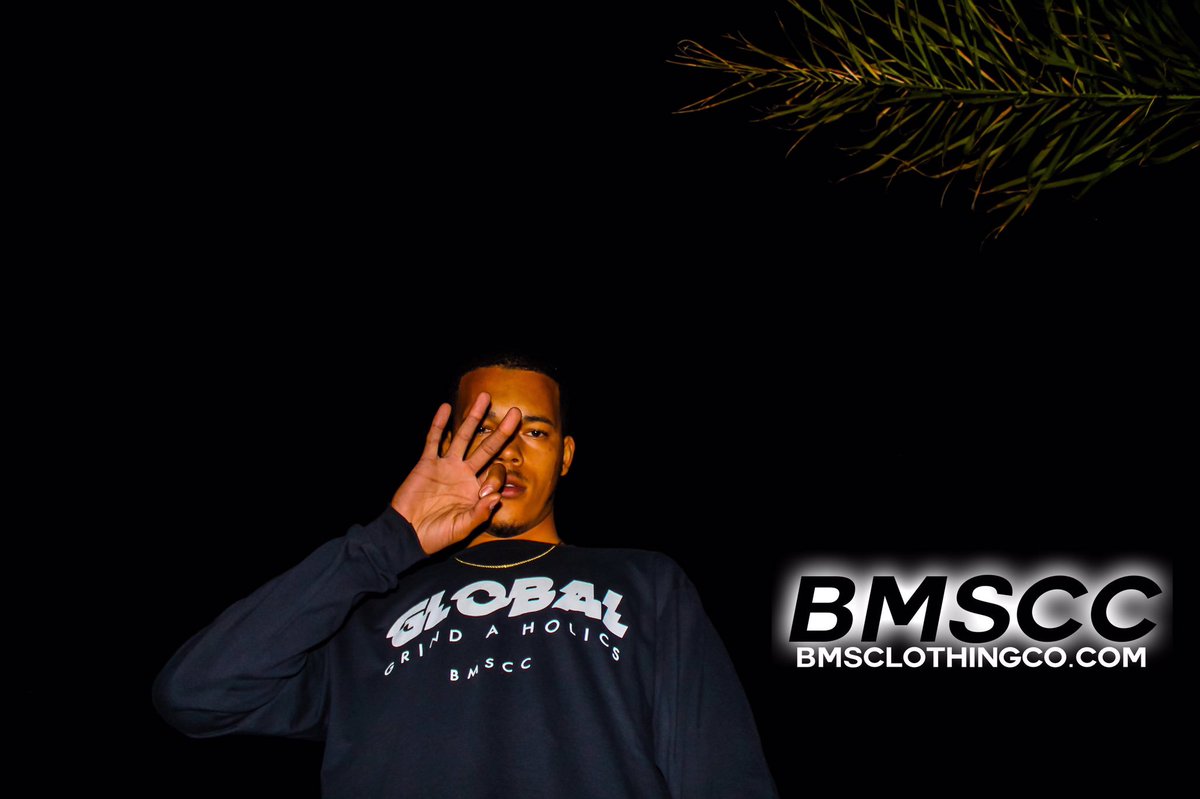 brodyglobal's tweet photo. the Global Grind A Holics 🌎💰🏃🏽longsleeve is out NOW shop HERE:

https://t.co/NU9BYPCHjS 🍕

#bmscc #bmsgfx https://t.co/qWCdZpEccL
