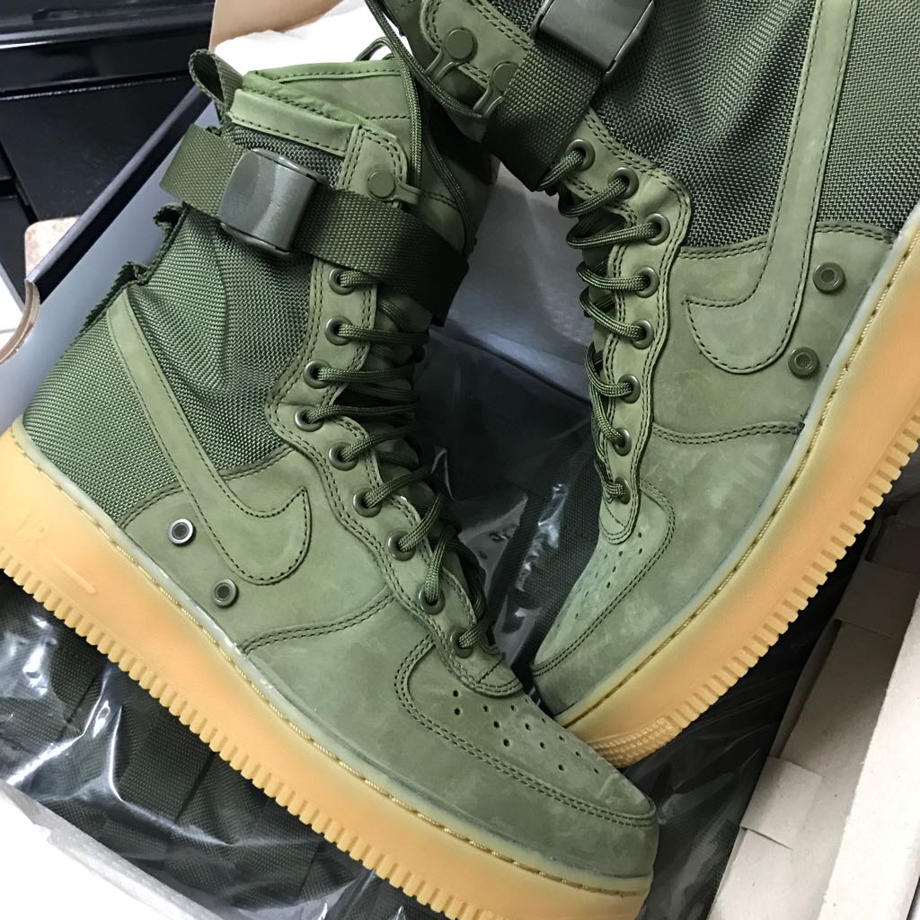 ITYB_Cito's tweet image. Sz 10 in hand DM if interested PLZ RT @Mac_Dollasss @infamousSTYLEZ_ @TheGoodfella_ @quanb24