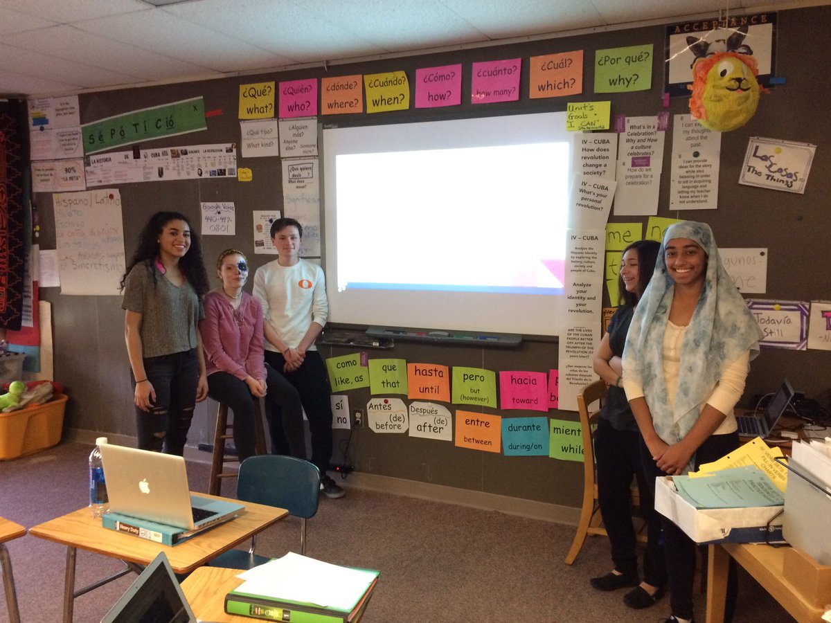 GaryDiBianca's tweet photo. Spanish IV investigating syncretism in Hispanic cultures and presenting to the class. Our first time w/ SOLE. #solecle #orangelearns https://t.co/0pITQEex6U