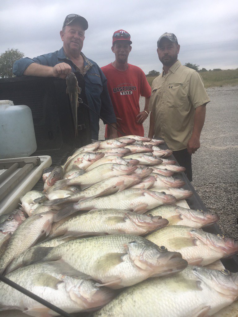 GuideHancock's tweet photo. Fall bite is on! #Crappie #fishing https://t.co/uv5LnBUQpb
