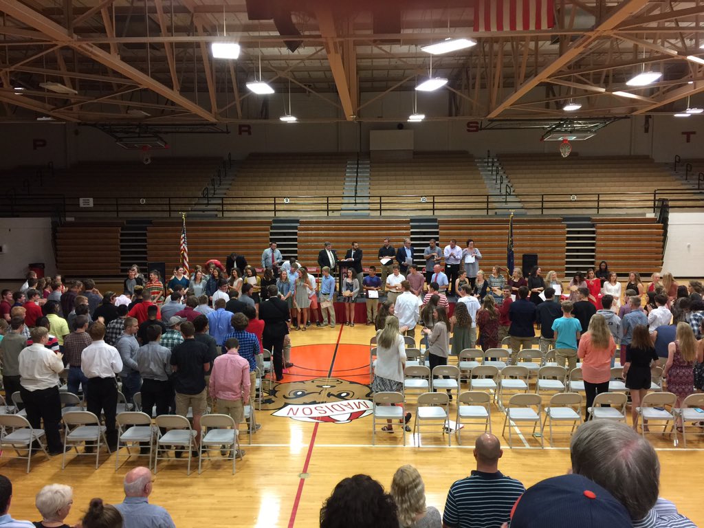 gingerbolinger's tweet photo. MCS Fall Athletic Awards ceremony. Go Cubs! https://t.co/VECTdDgBqd